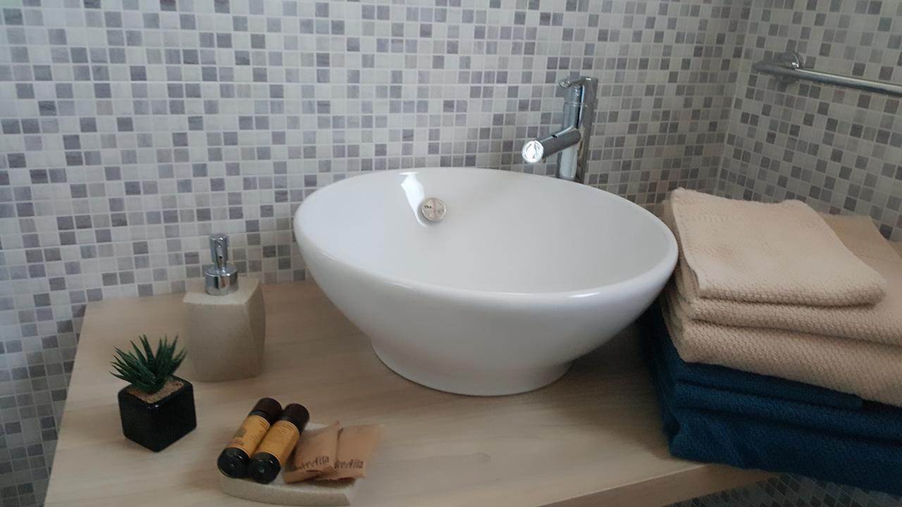 Cuorematto Poggiridenti Bagian luar foto